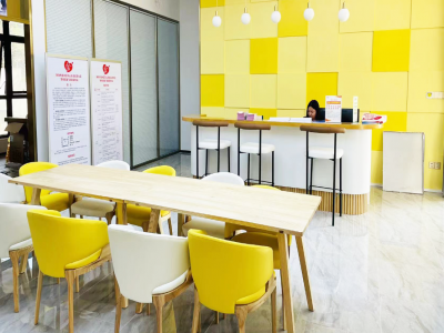 “快看，紅荔社區(qū)的“南粵家政”基層服務(wù)站”